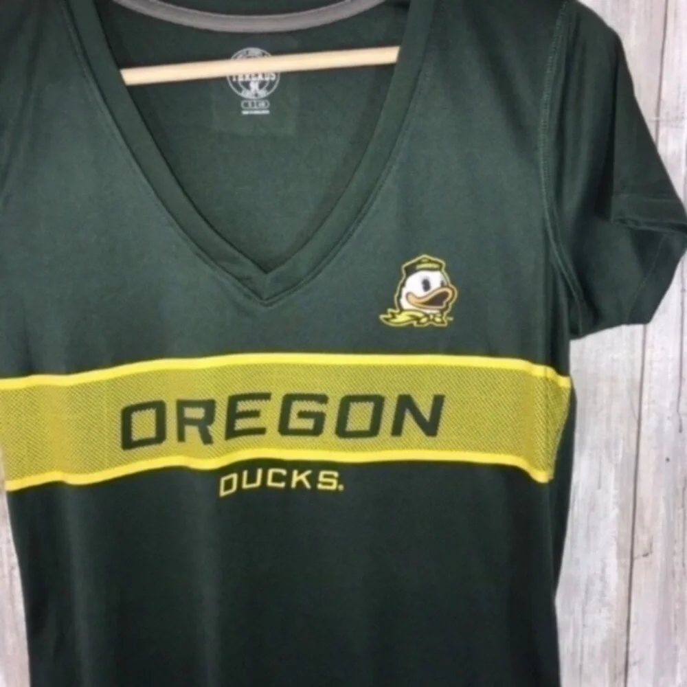 NCAA Oregon Ducks Green Tee - Picture 2 of 3